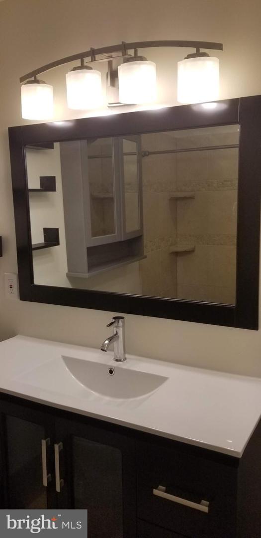 Foto del edificio - 2856 Dover Ln