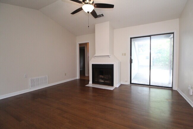 Foto del edificio - 2BR Home with Wood-Look Flooring, Fenced Backyard & Private Patio