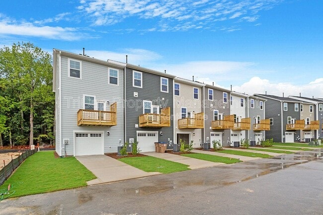 Foto del edificio - 1721 Chirping Trl