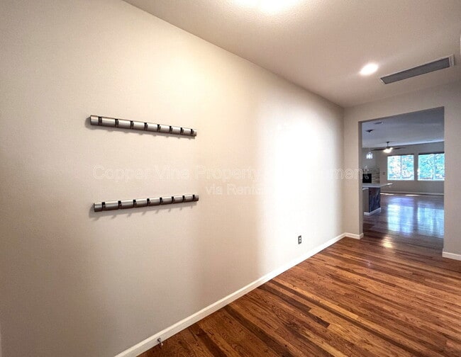 Foto del edificio - 900 Treece St