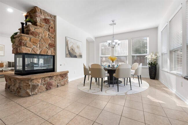 Foto del edificio - 9535 Empress Crossing Dr