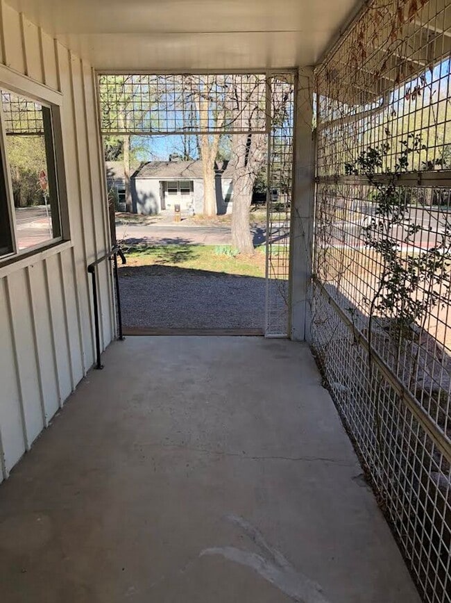 Foto del edificio - Charming 4 Bd, 2 Ba, Ranch Home in D-12 School District, close to Downtown, Trails and Ft. Carson