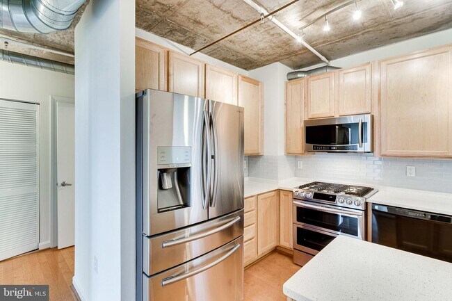 Building Photo - 2750 14th St NW
