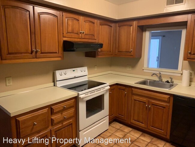Building Photo - 2 br, 1.5 bath House - 940 A Innsbruck Drive
