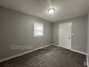 Building Photo - 1358 Chestnut St