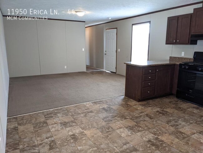 Building Photo - AVAILABLE NOW! 11950 Erica Ln. Site 44