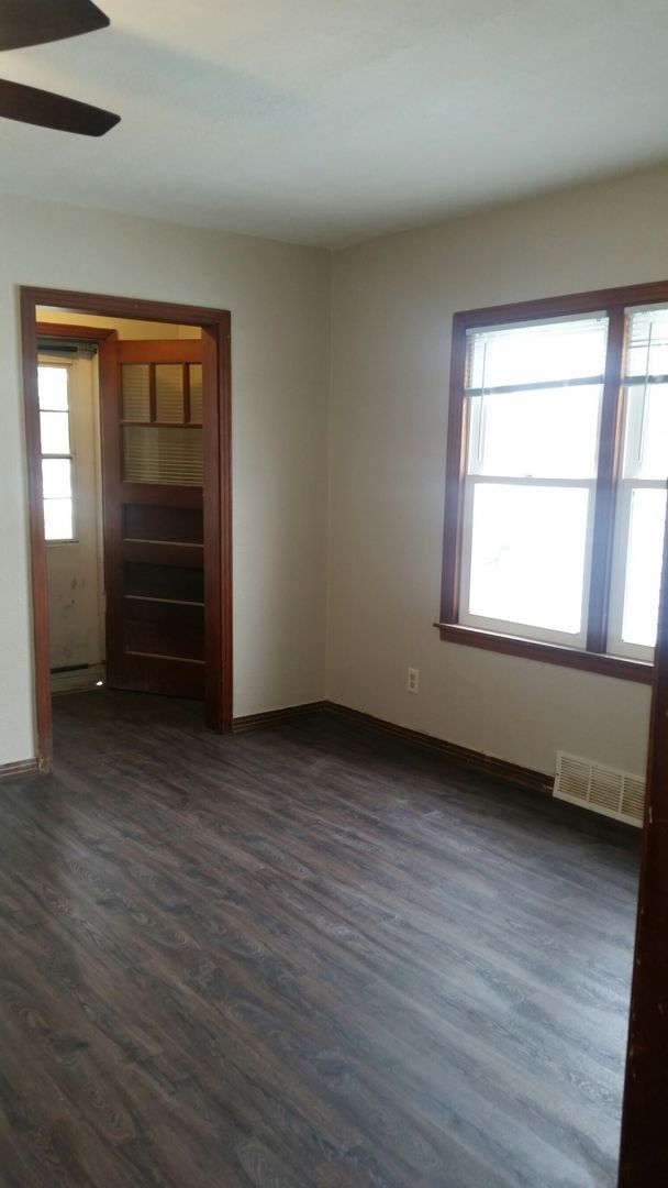 Building Photo - Nebraska Duplex 1
