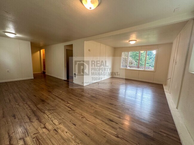 Foto del edificio - 2 Bedroom Home in Bremerton!