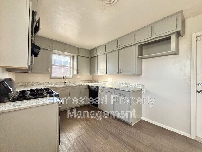 Foto del edificio - 1524 NE 29th St