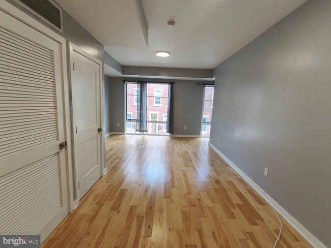Building Photo - 924 N 15th St