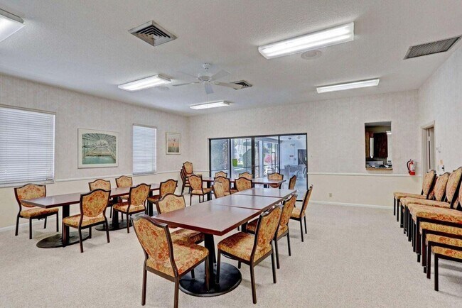 Building Photo - 3636 Whitehall Dr