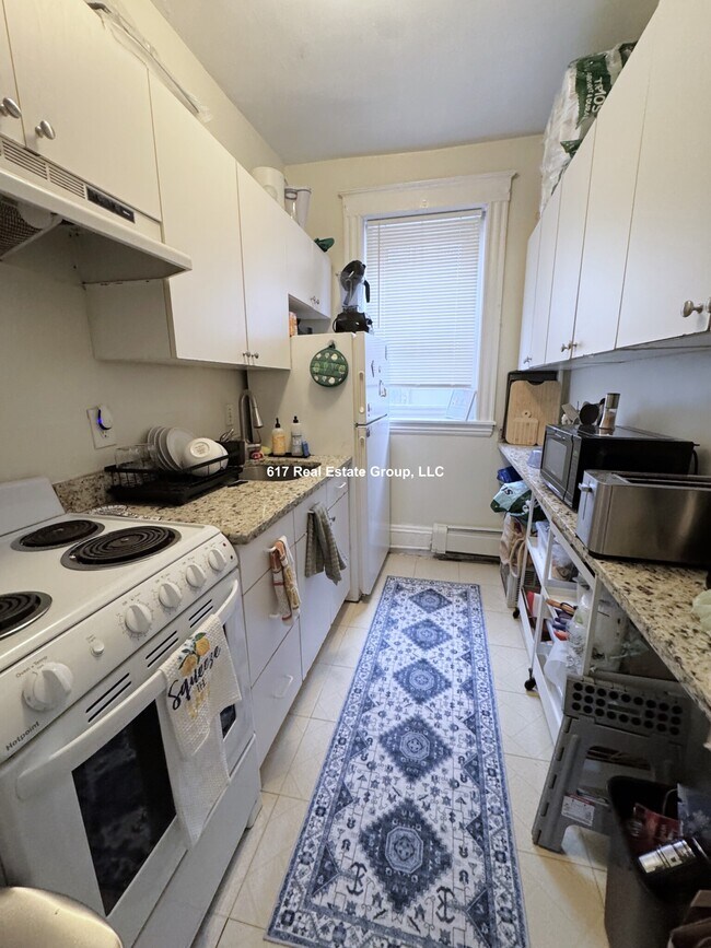 Foto del edificio - 208 Winthrop Rd