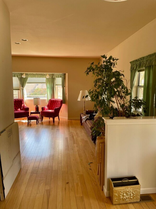 Foto del edificio - Large Home with RV access located in Auburn