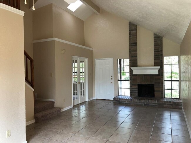 Building Photo - 5715 Mackmiller Dr