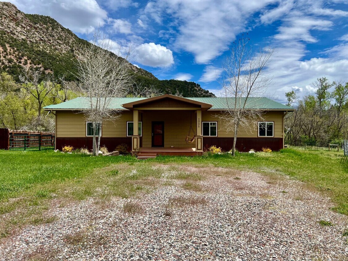 2095 Happy Valley, New Castle, CO 81647 House Rental in New Castle