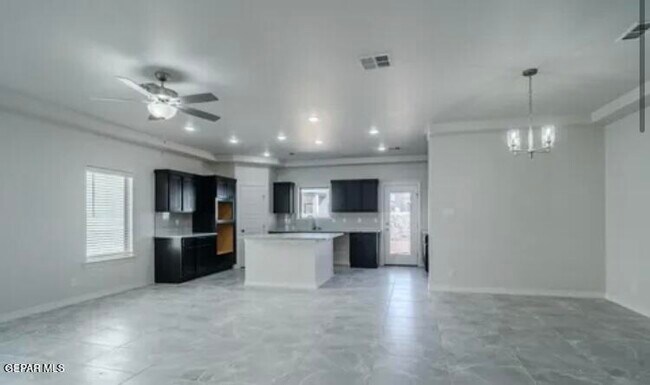 Foto del edificio - 13417 Coldham St