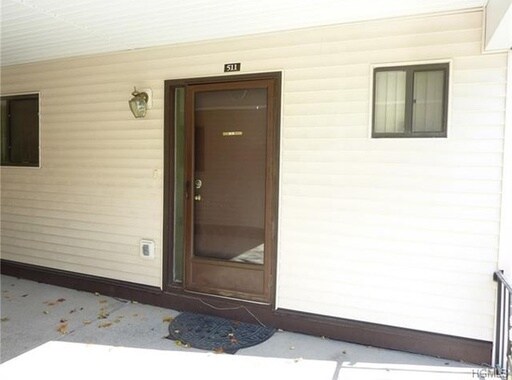 Building Photo - 511 Country Club Ln