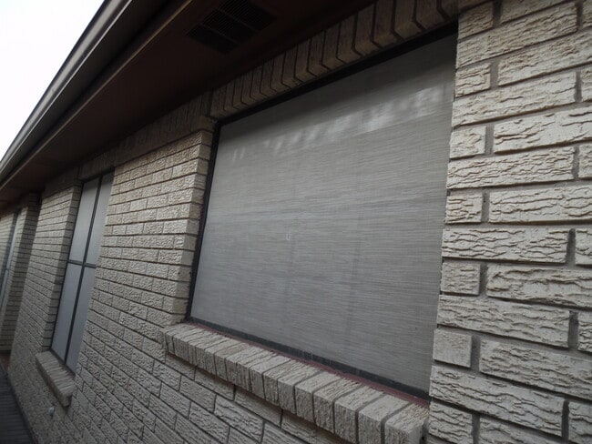 Building Photo - 2602 Ashley Dr