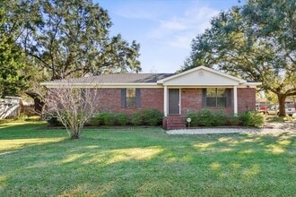 Building Photo - 10510 Gayfer Rd Ext