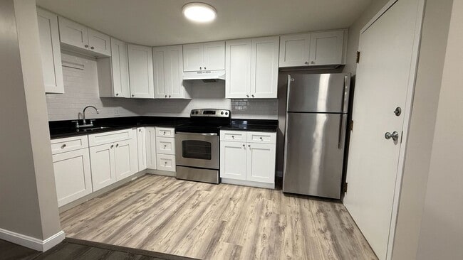 Foto del interior - 310 Thompson Road LLC