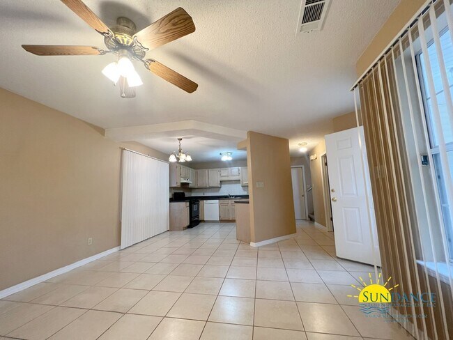 Foto del edificio - Exceptional 2 Bedroom Home near Beal Parkway!