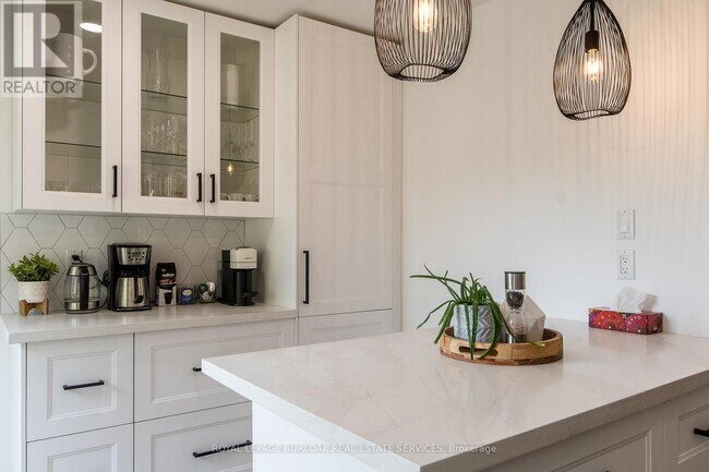 Photo du bâtiment - 7 Trent Ave