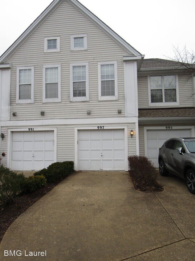 Foto principal - 2 br, 2.5 bath House - 997 Hillside Lake T...