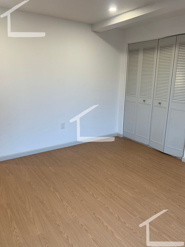 Foto del edificio - New, Luxury Listing in Coolidge Corner!  State of the Art Appliances, Marble Bathrooms, Spacious ...