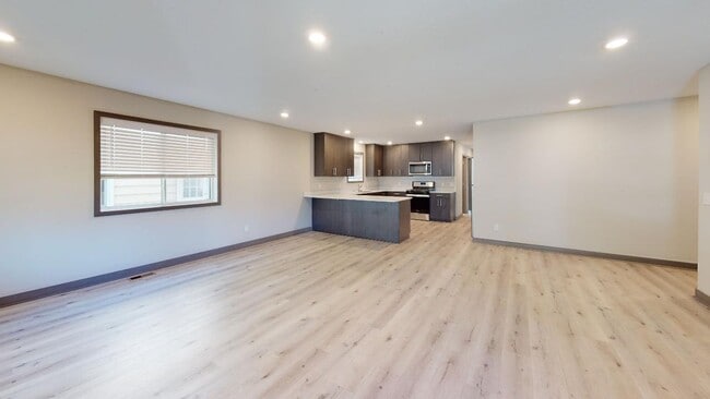 Foto del edificio - 826 20th Ave SE