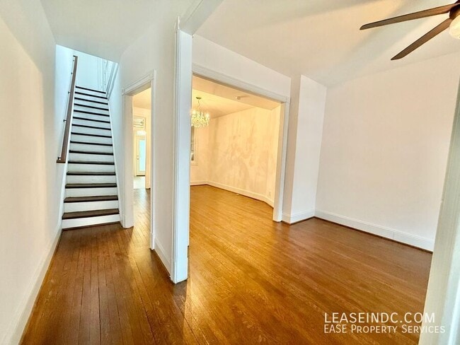 Photo - 304 16th St SE House