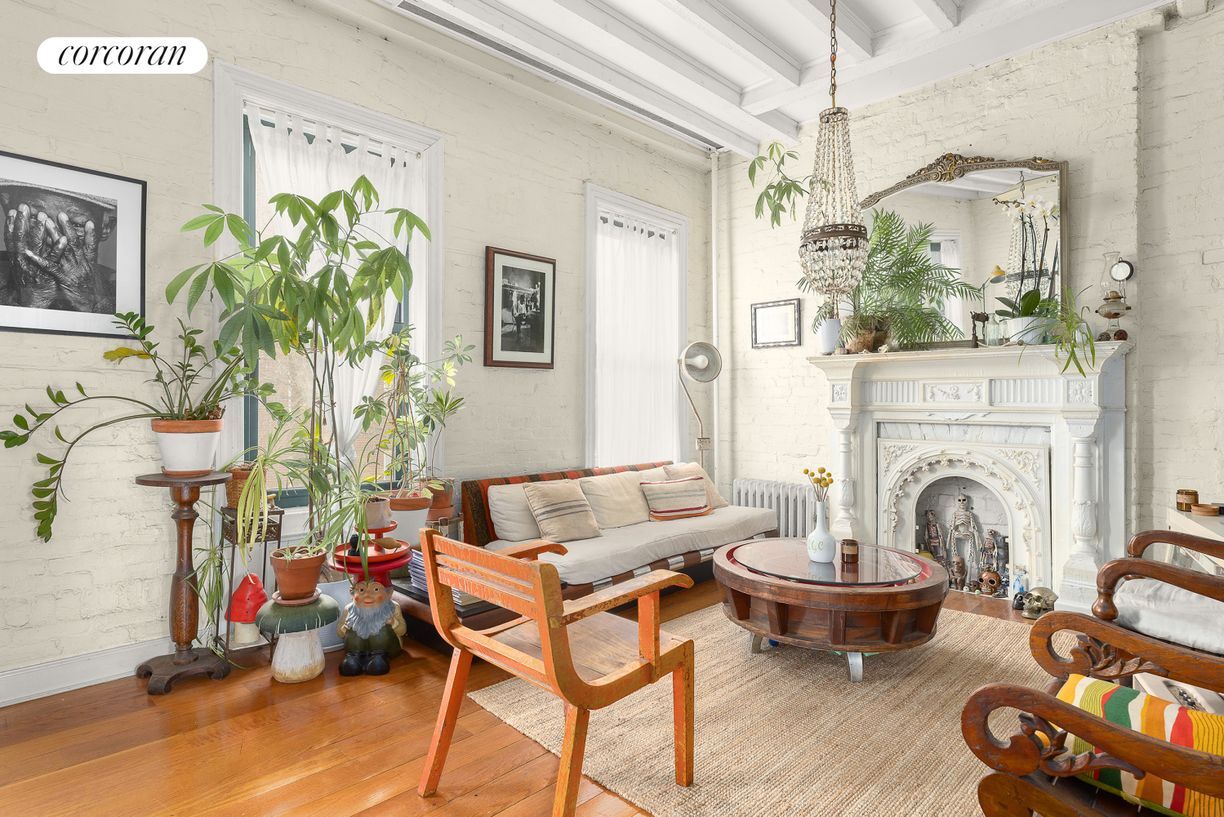 Primary Photo - 1116 Lorimer St