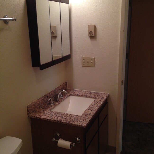 Bathroom - 8020 Greenwood St