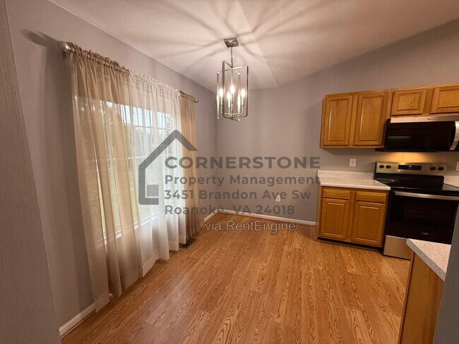 Foto del edificio - 4518 Lomond Cir