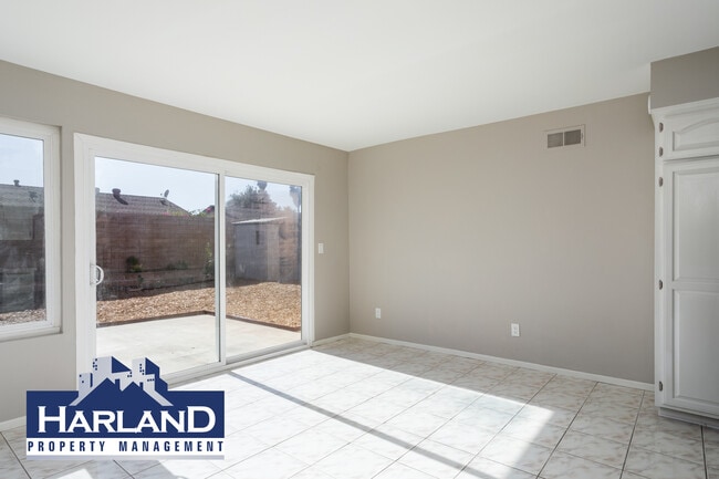 Foto del edificio - 8547 Aquarius Dr