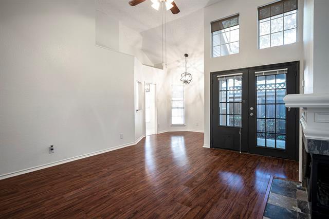 Foto del edificio - 18071 Whispering Gables Ln