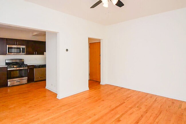 Foto del edificio - 1555 N Mohawk St