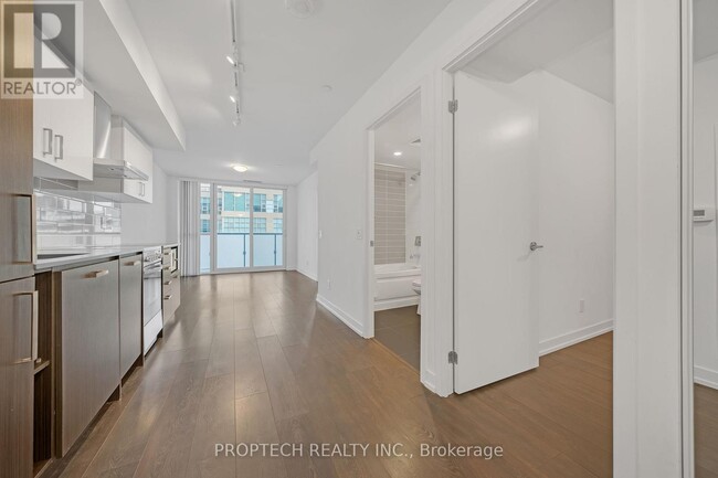 Photo du bâtiment - 125-125 Redpath Ave