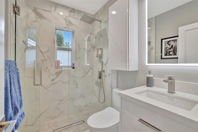 Foto del edificio - 828 SW 15th St