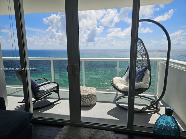 Foto del edificio - 3140 S Ocean Dr