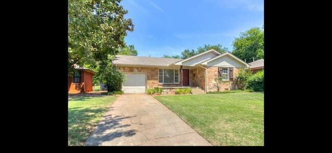 Building Photo - 2821 Cambridge Ct