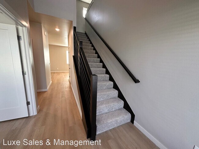 Building Photo - 3 br, 2.5 bath House - 501 NW 177th Terrace