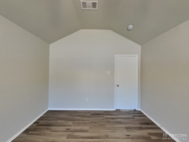 Foto del edificio - 1410 Misty Meadow Dr