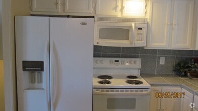Building Photo - 3905 S Alder Dr