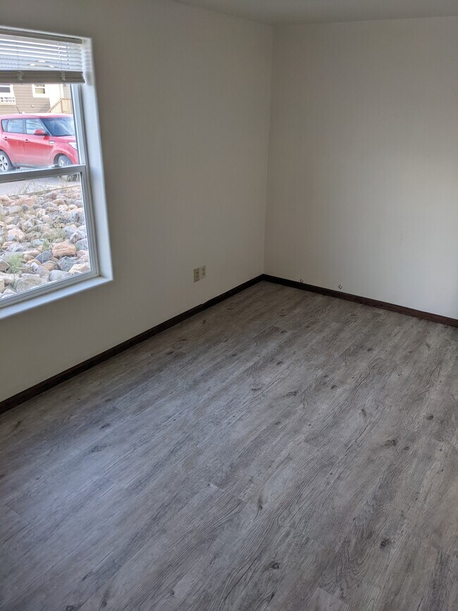 1114 Roth Ln Unit 4, Belle Fourche, SD 57717 Apartments in Belle