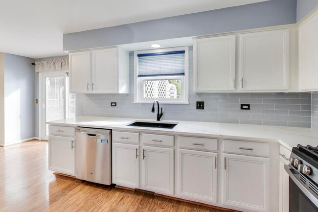 Building Photo - 2706 Steamboat Cir