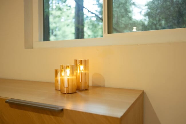 Building Photo - 2 Molino Ave