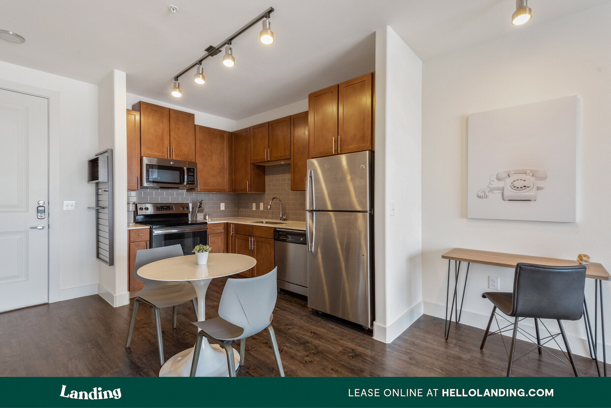 Foto principal - 8100 Cypresswood Dr