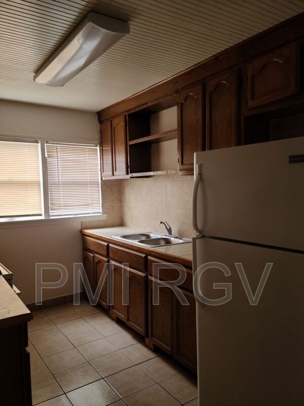 Building Photo - 1300 N 15th St
