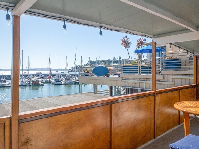 Building Photo - 2BR/1BA Stunning Ark!  UNFURNISHED OR FURN...
