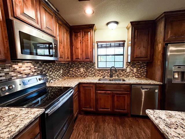 Building Photo - 2401 Fox Ct